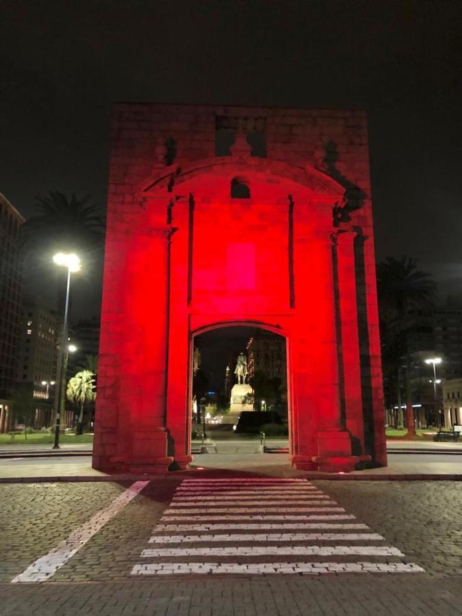 Calido En Ciudad Vieja Apartamento