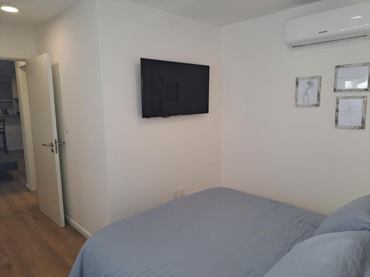 Apartamento 4 Personas En Cordon Soho Con Starplus, Tv Por Cable, Cocina Completa Y Aire Acondicionado En Y Living
