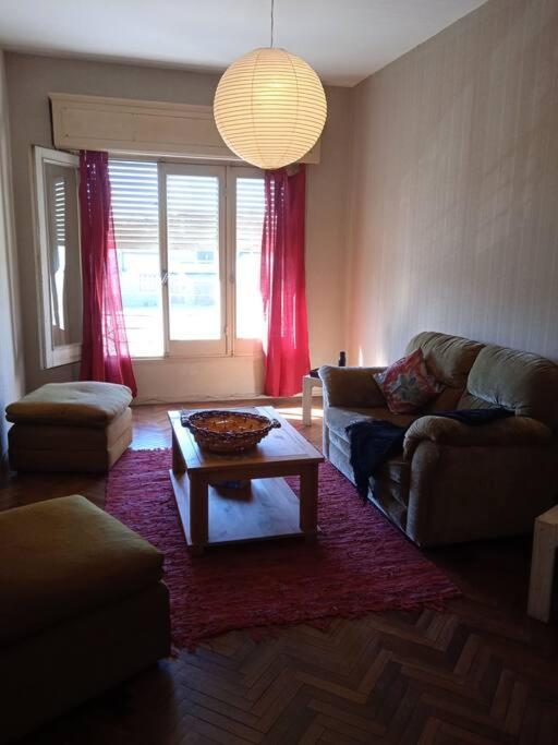 Apartamento Retro, Comodo Y Muy Luminoso. Apartamento Montevideo