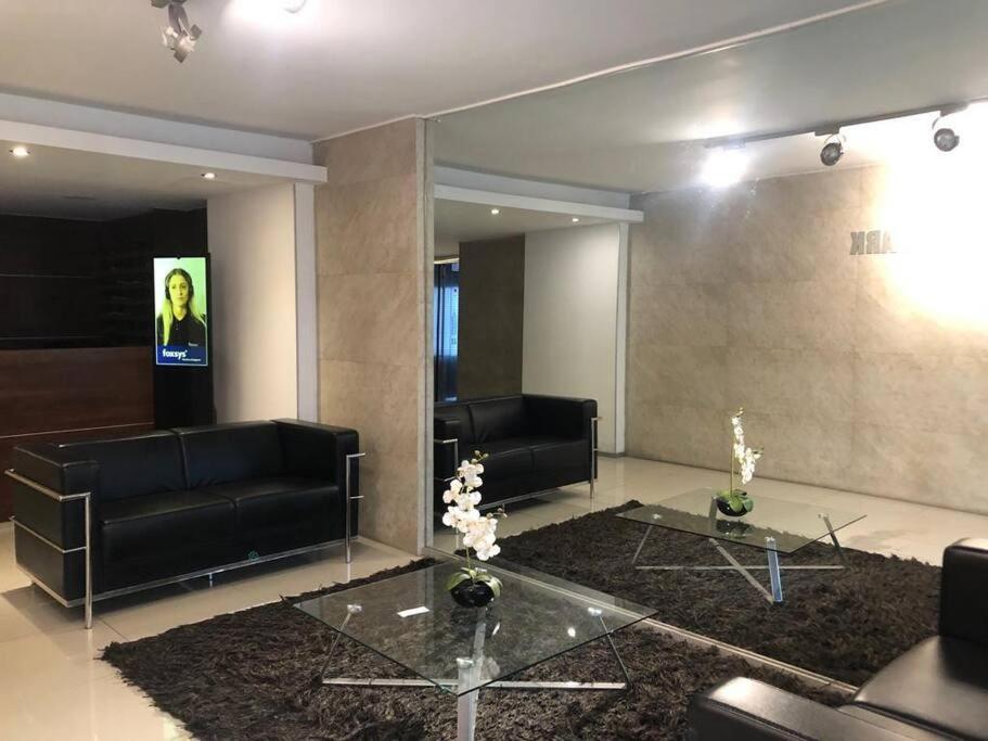 Mono En Piso 8 - Punta Carretas Montevideo
