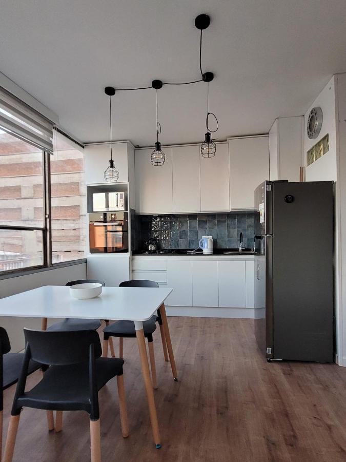 Moderno Y Minimalista En Ciudad Vieja Apartamento