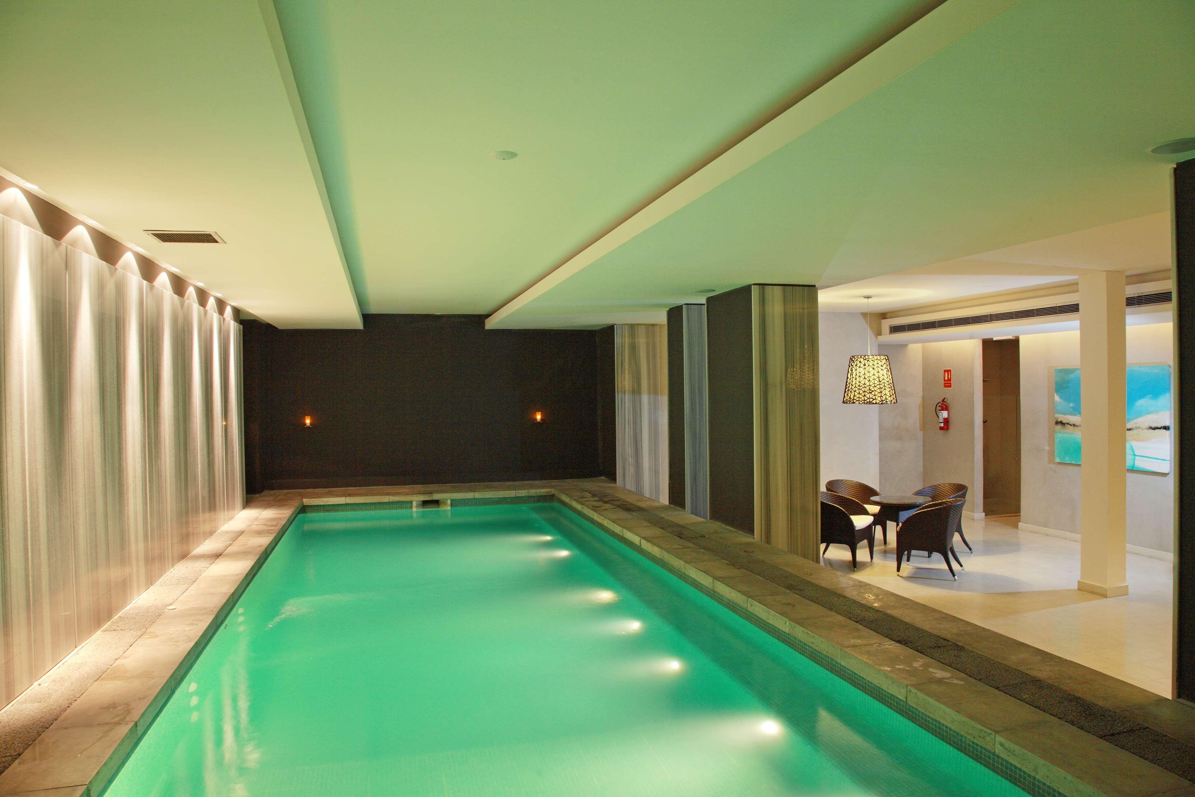 Hotel Esplendor By Wyndham Cervantes