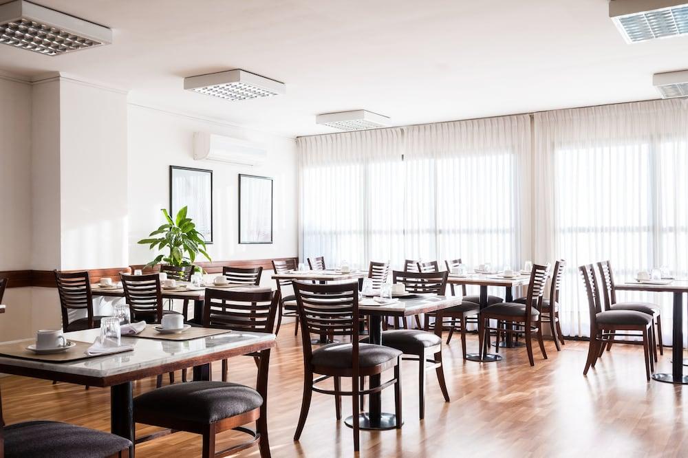 Hotel Alfa -