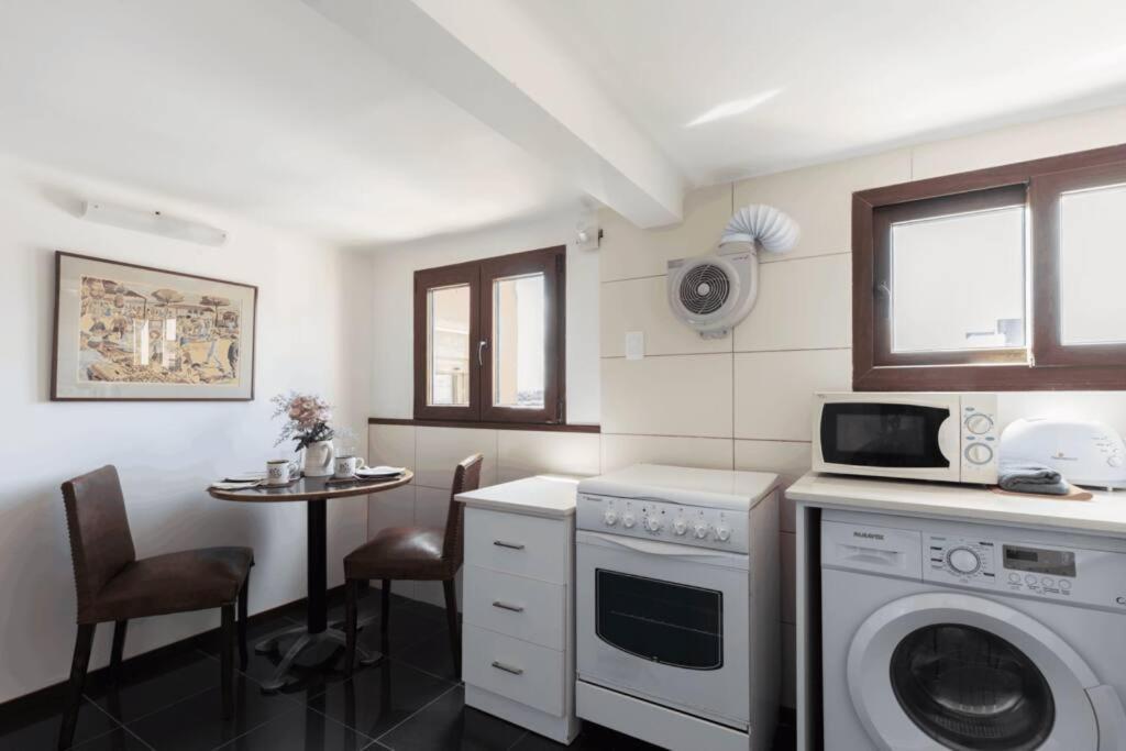 Penthouse With Terrace At The Old * Montevideo