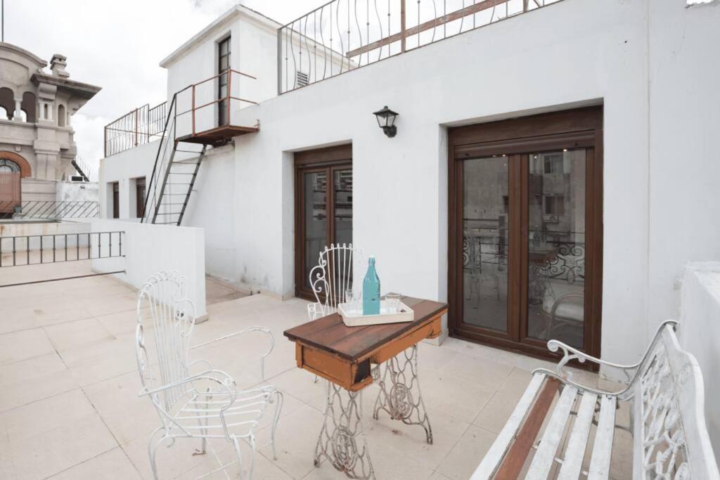 Penthouse With Terrace At The Old * Montevideo