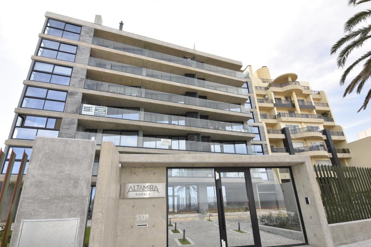 Vistas Al Mar En Exclusivo Con Garage Montevideo