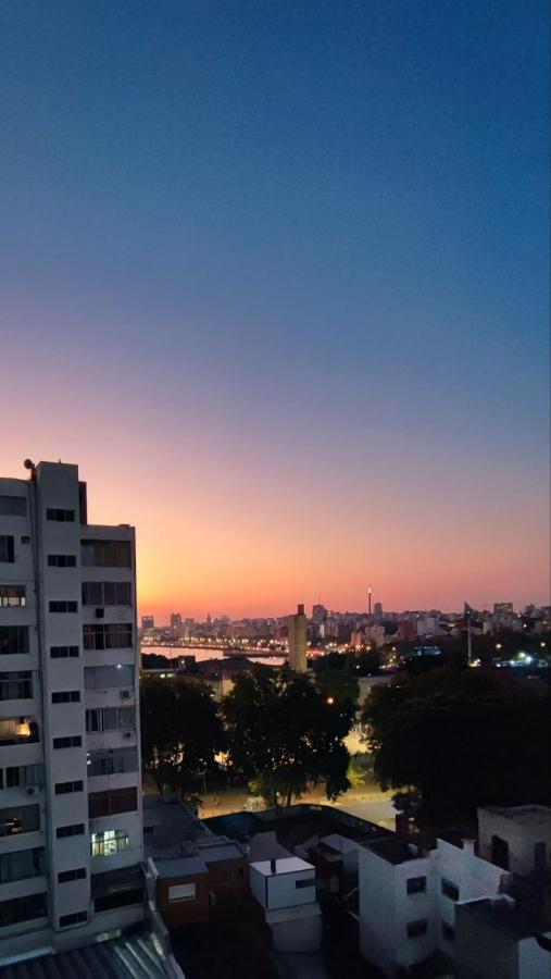 Super Luminoso En Punta Carretas * Montevideo