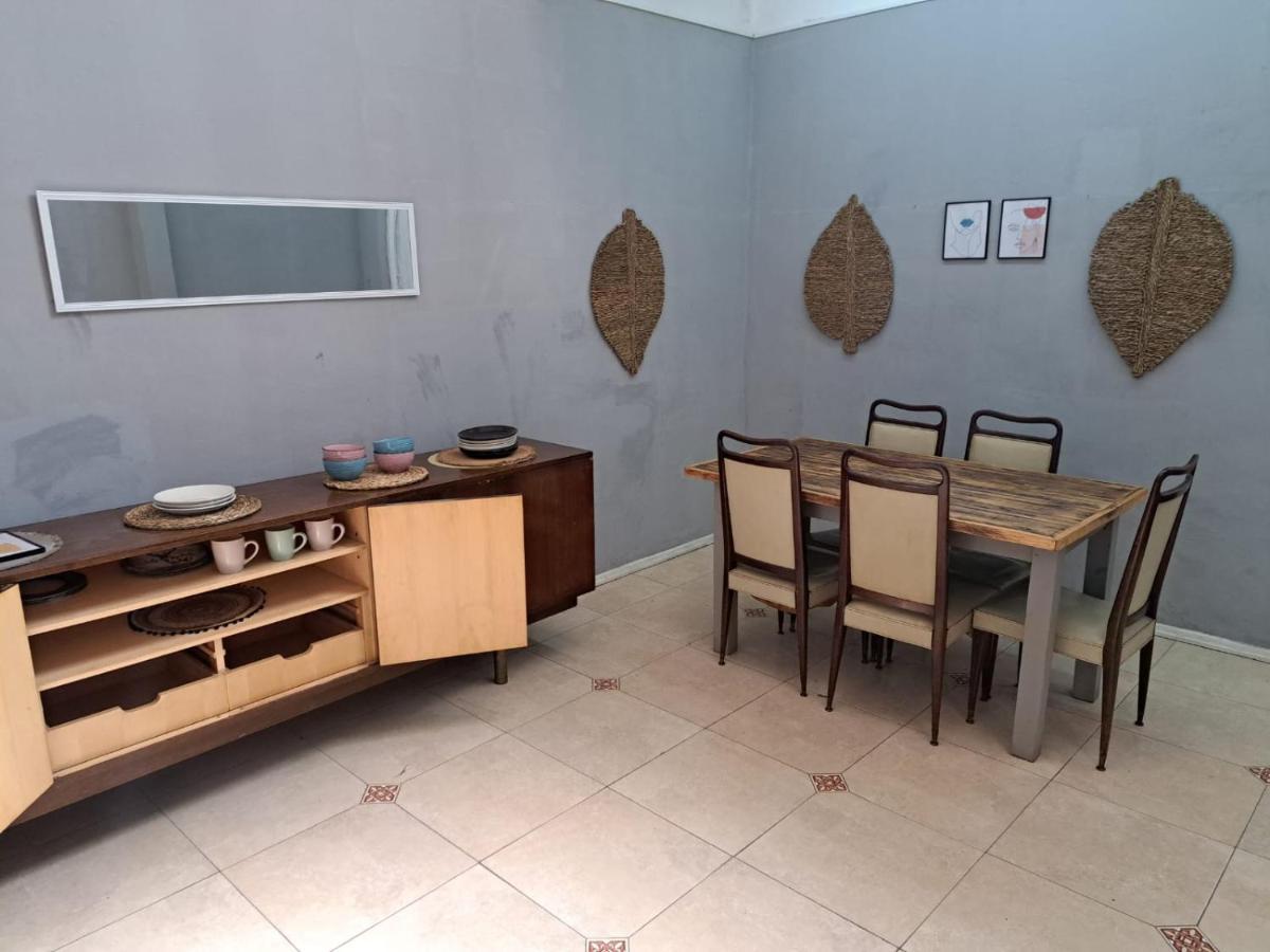 Сasa de vacaciones Amplia Casa En Centro De La Ciudad Montevideo