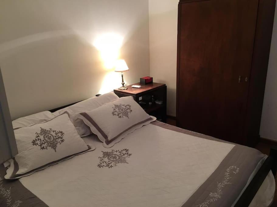 Quaint, Cozy In Location Apartamento