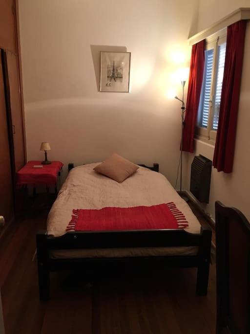 Quaint, Cozy In Location *