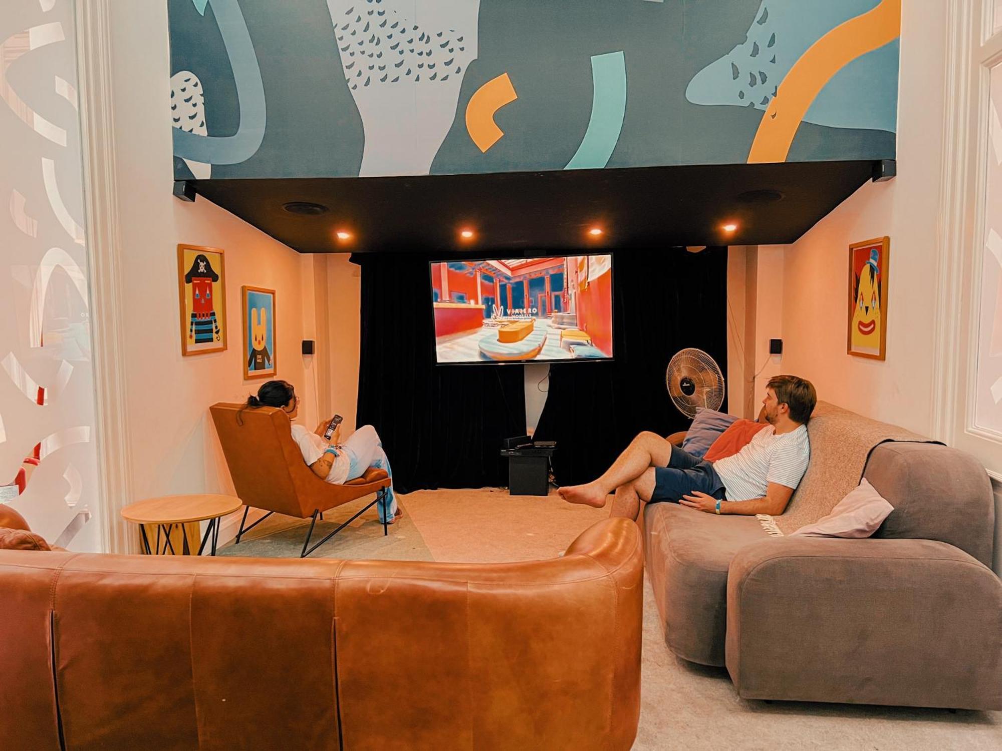El Viajero Downtown Hostel&suites 2*