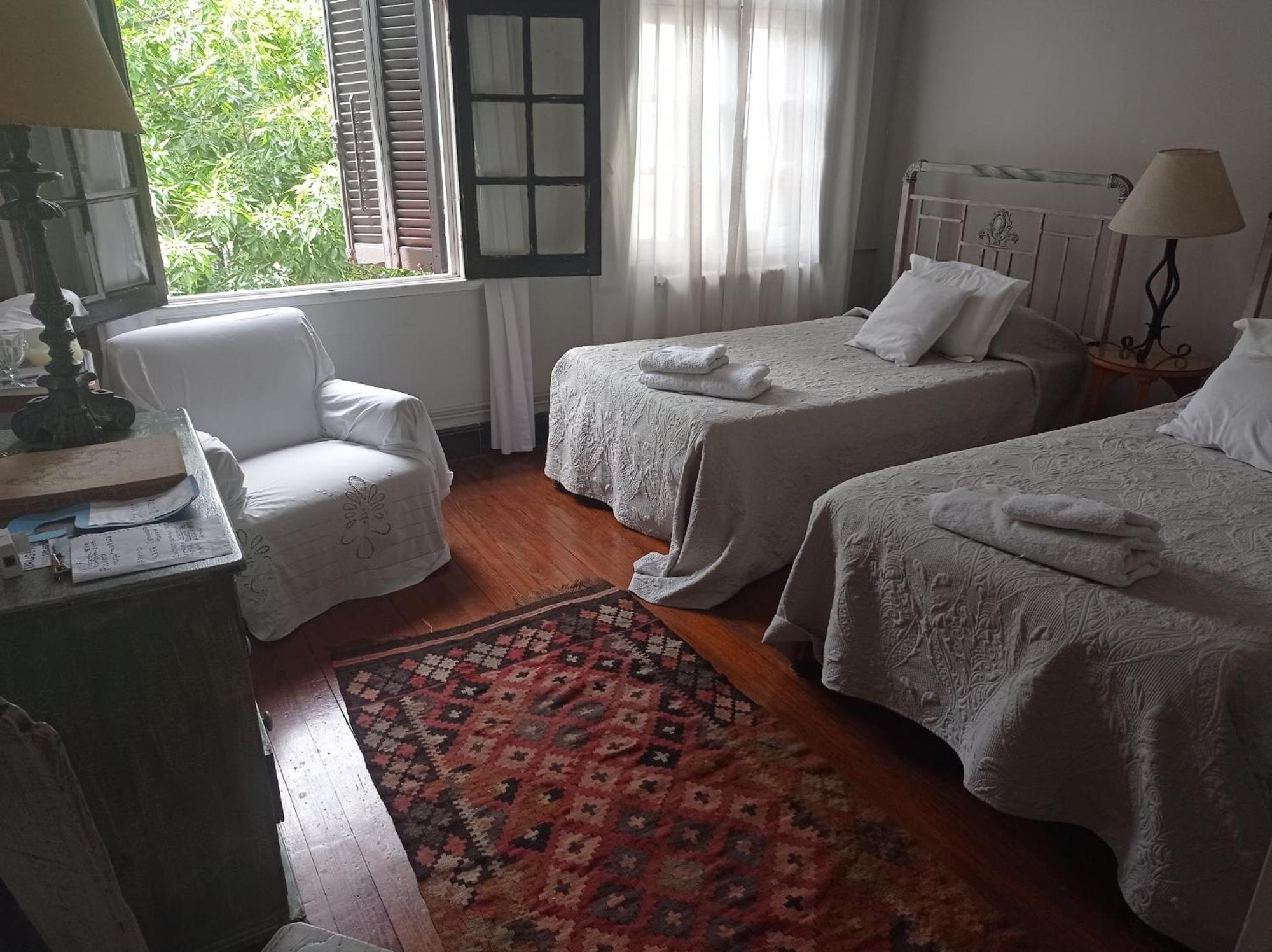 Casona De Estilo Ingles * Montevideo