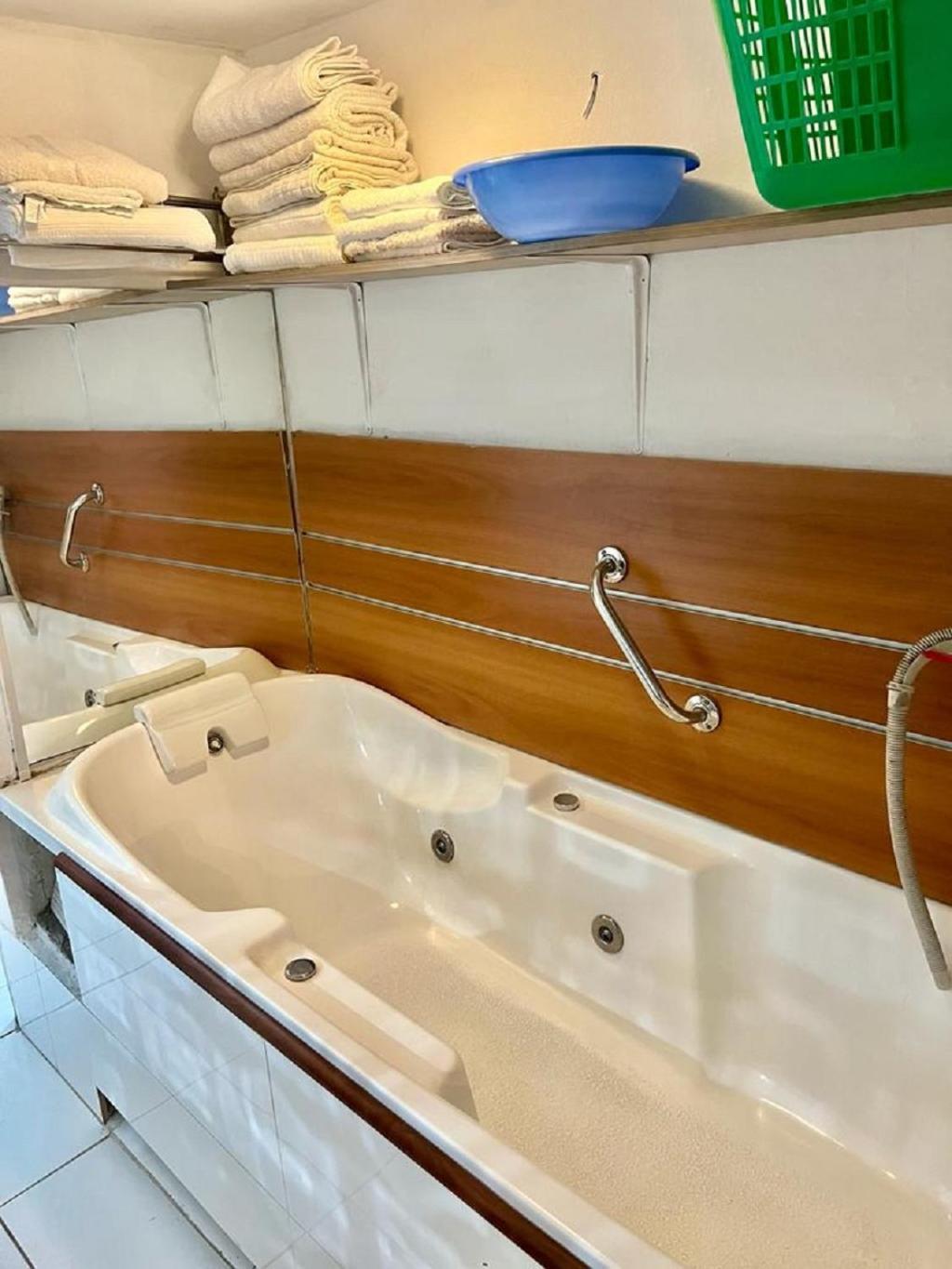 Apartamento En Carrasco Sur, Cerca Del Aeropuerto Y La Rambla