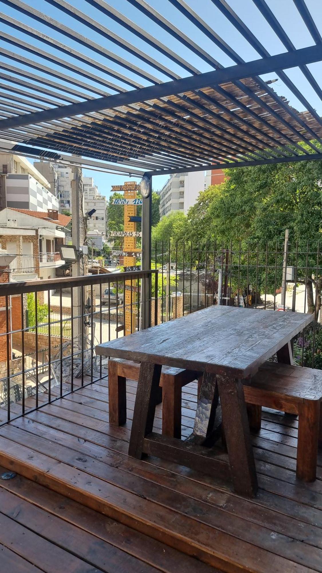 Loft Casa Dos Pisos Con Garage Pocitos Playa 4 Personas *