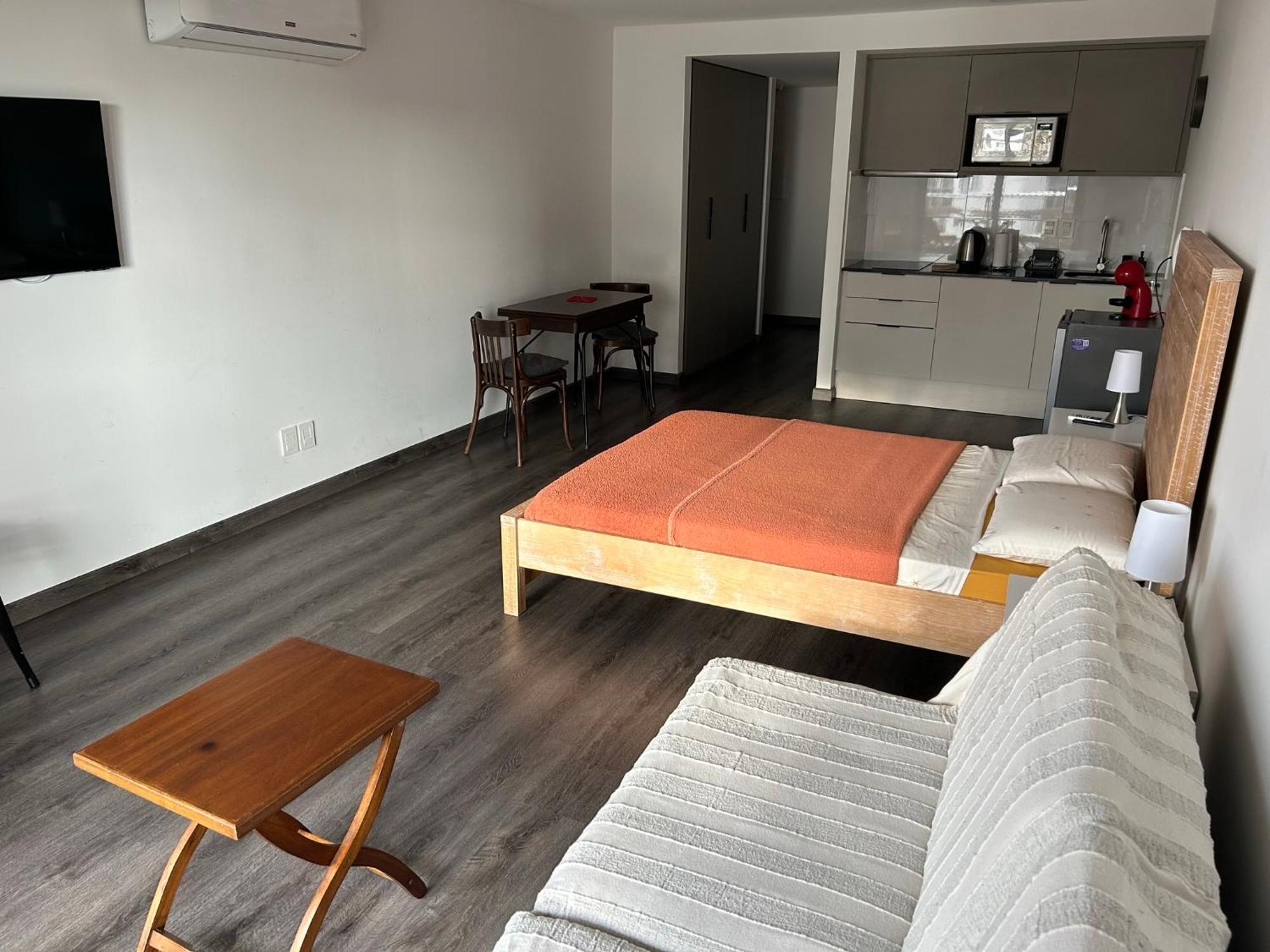 Amplio Y Nuevo Con Excelente Ubicación Y Vista Montevideo