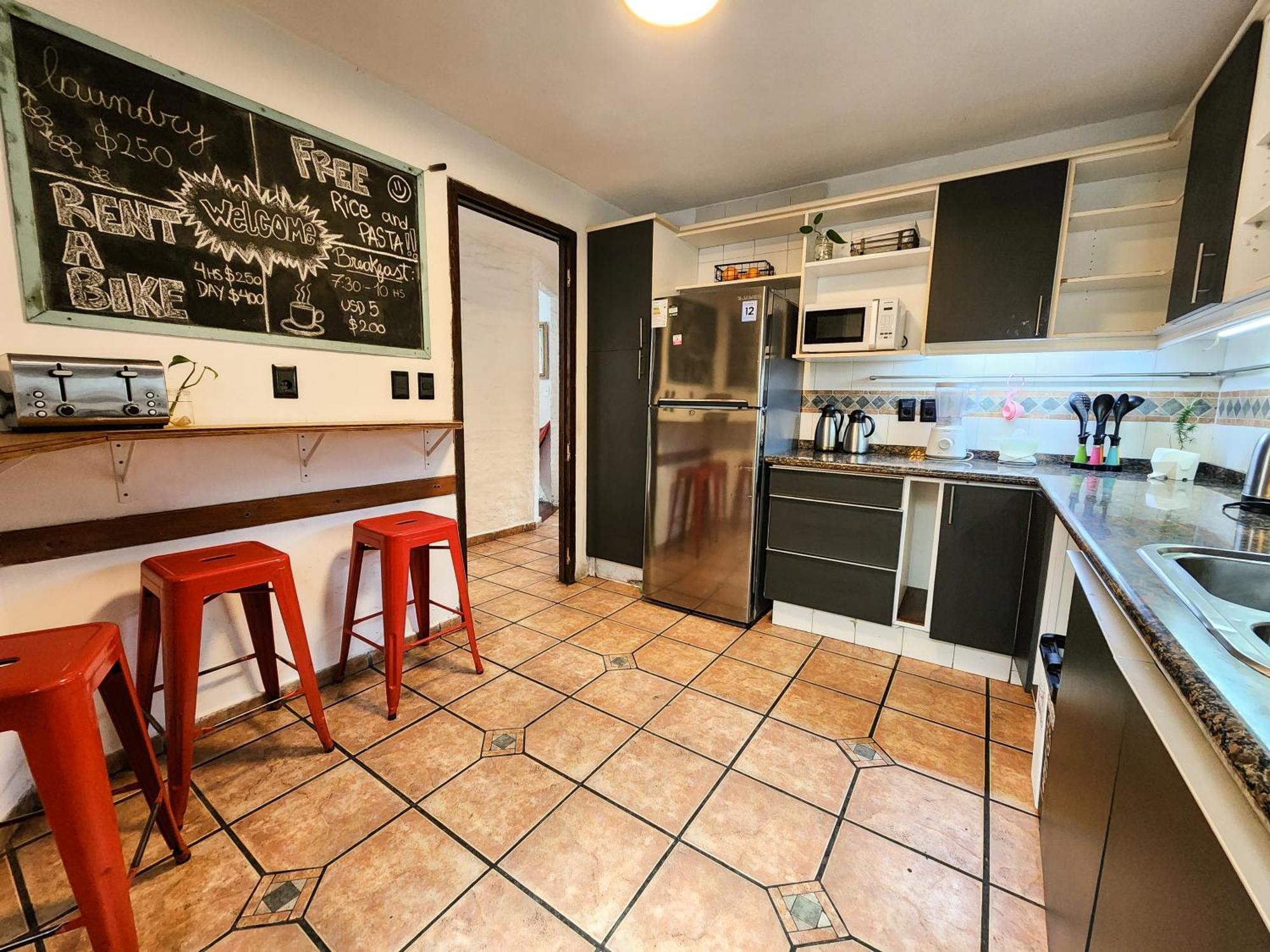 Mediomundo Hostal