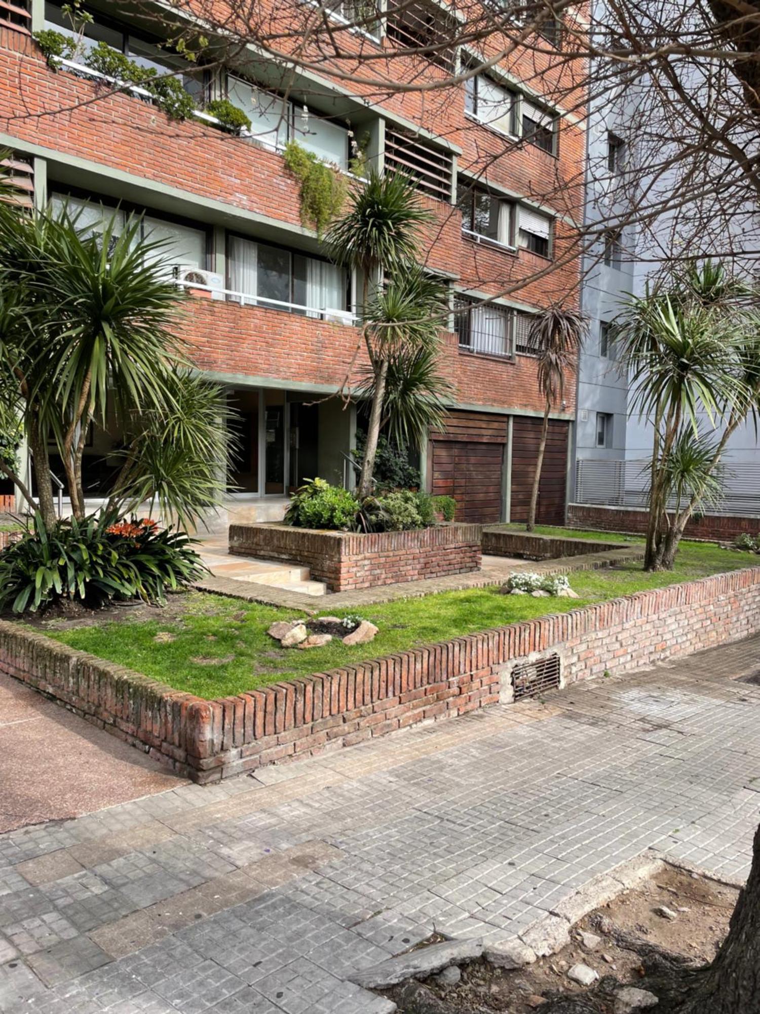 Apartamento Super Luminoso En Punta Carretas *