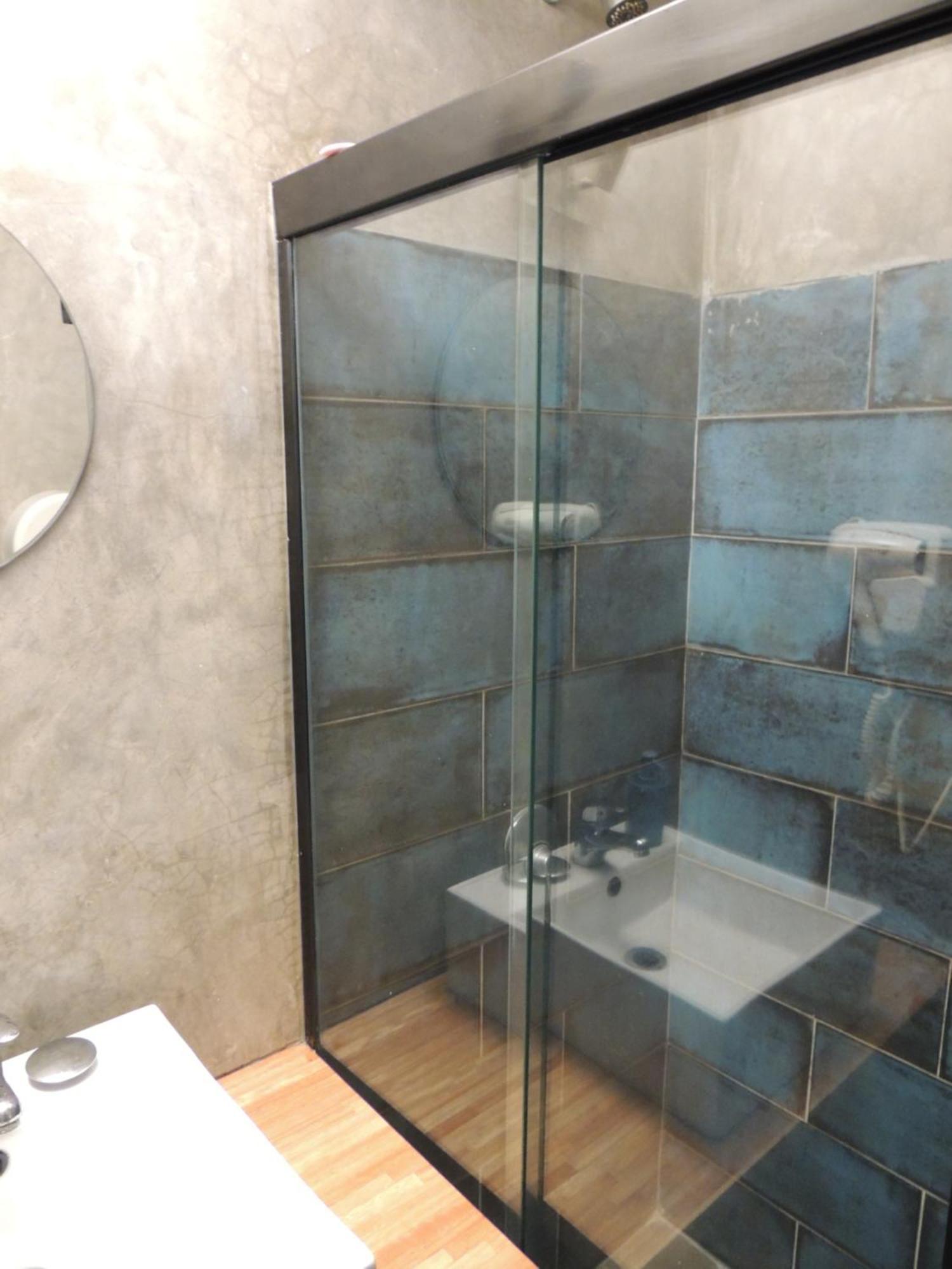 Mediomundo Hostal *