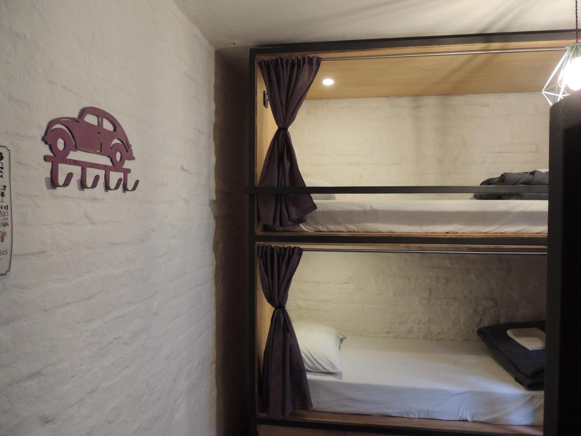 Hostal Mediomundo *