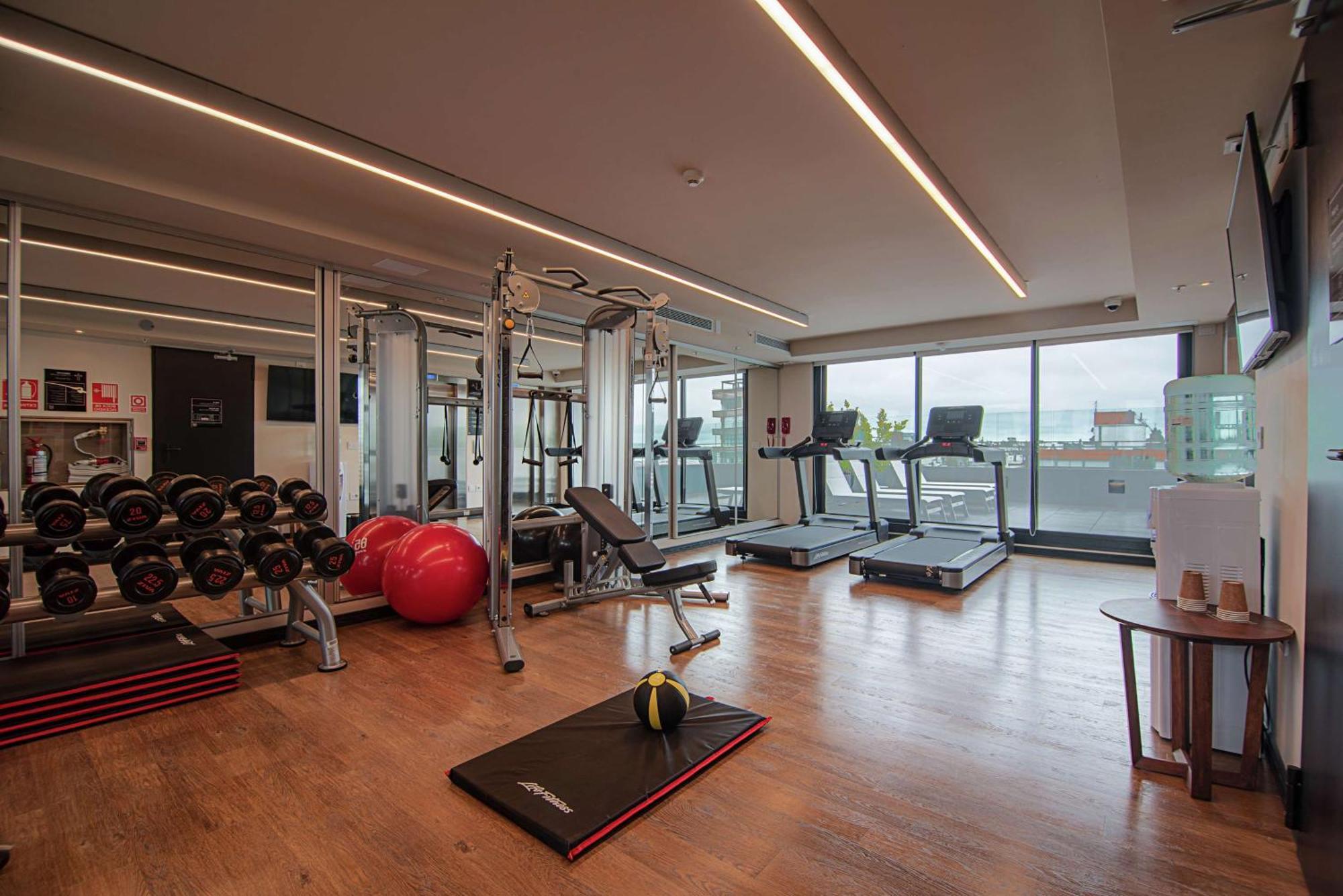 Soro Montevideo, Curio Collection By Hilton