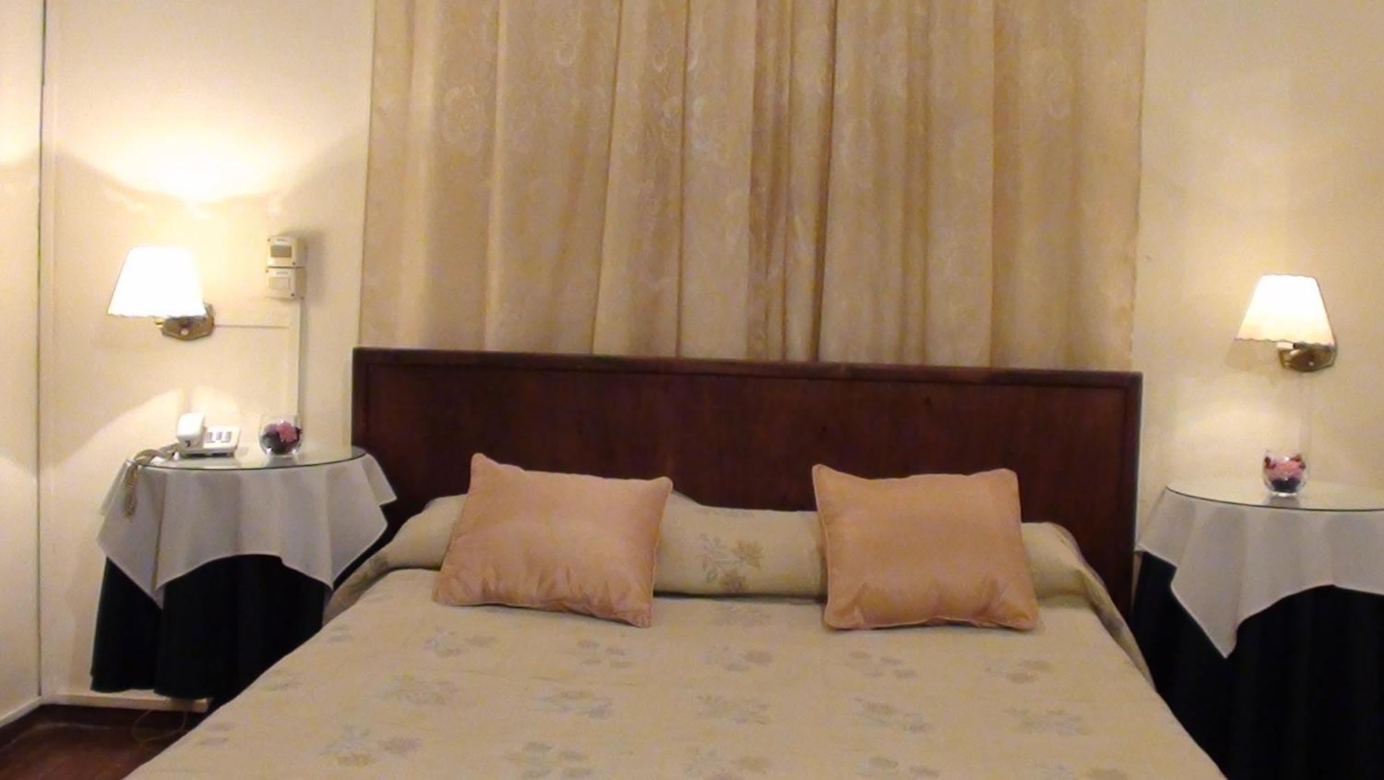 Hotel Uruguay 2*
