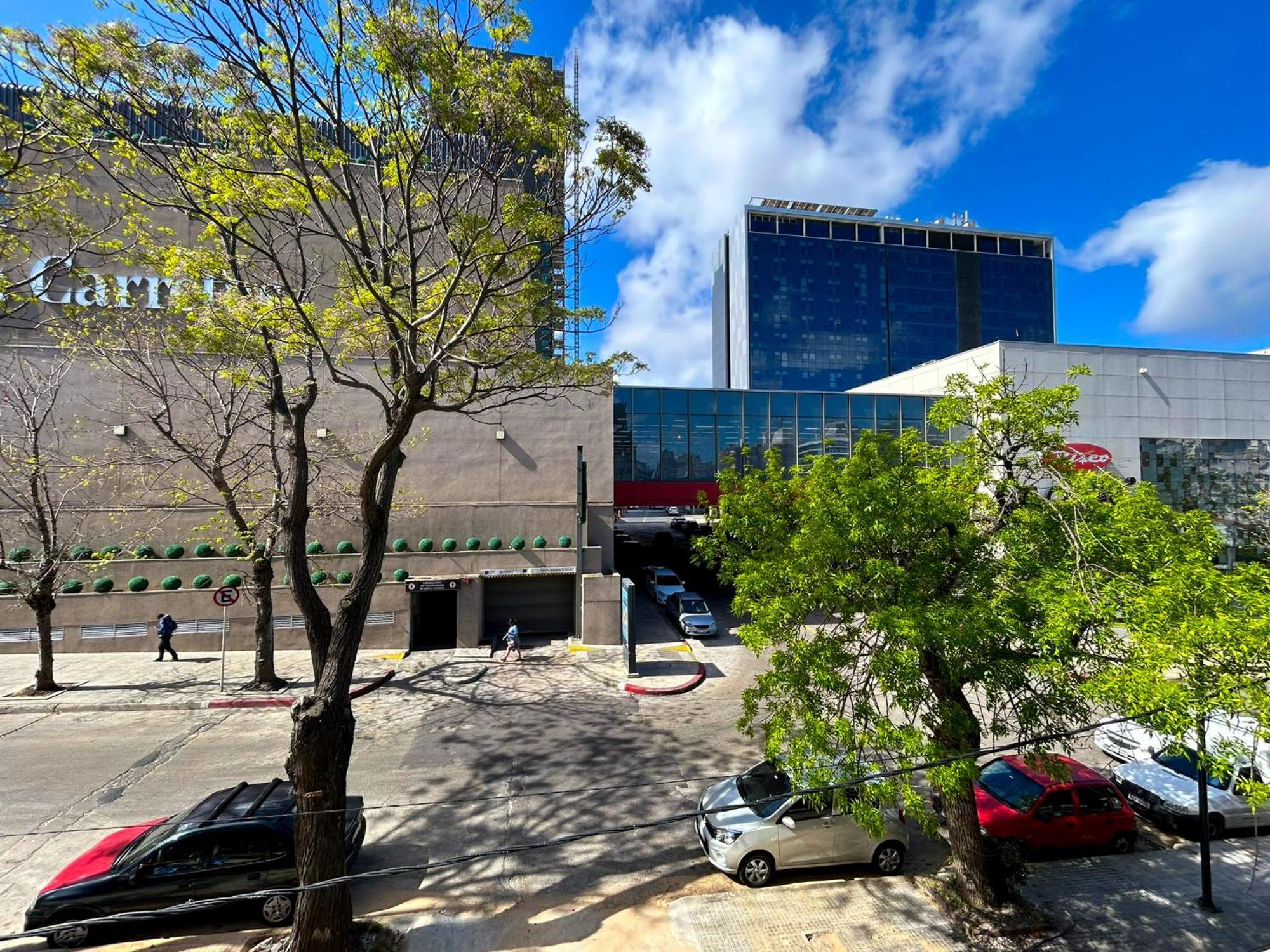 Edificio M1 - Frente A Punta Carretas Shopping - Gym Laundry Parrillero Solarium Apartamento *