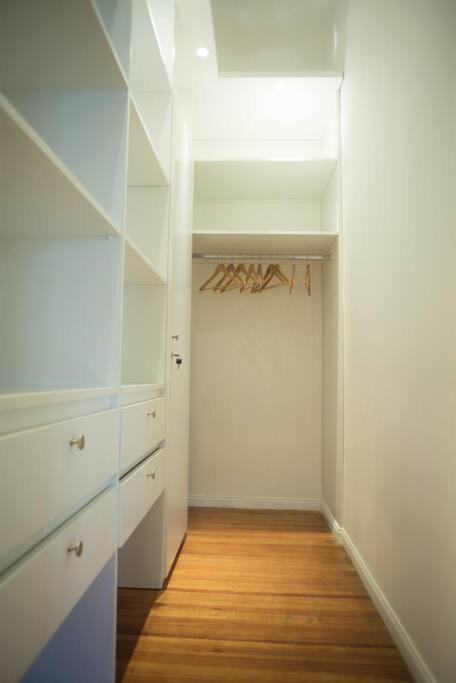 Apartamento En El Palacio Salvo * Montevideo