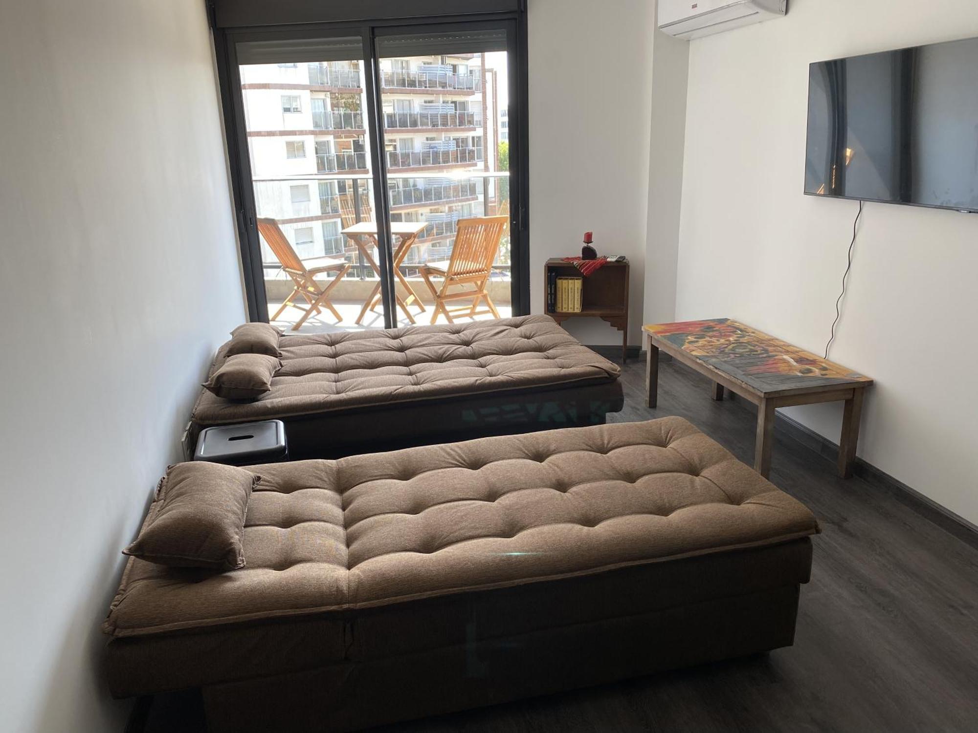 Amplio Y Nuevo Con Excelente Ubicación Y Vista * Montevideo