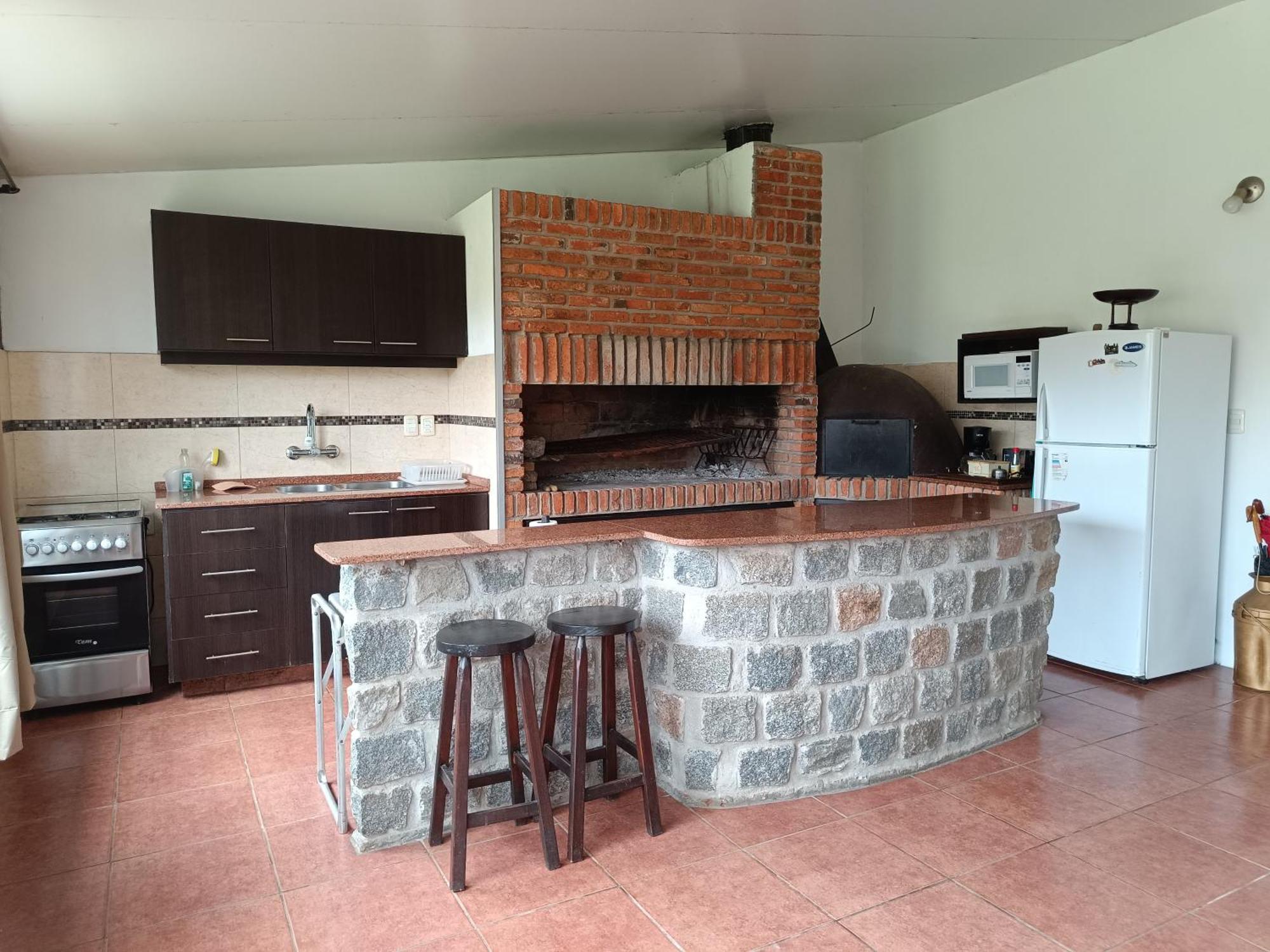 Casa Independiente En Malvin * Montevideo