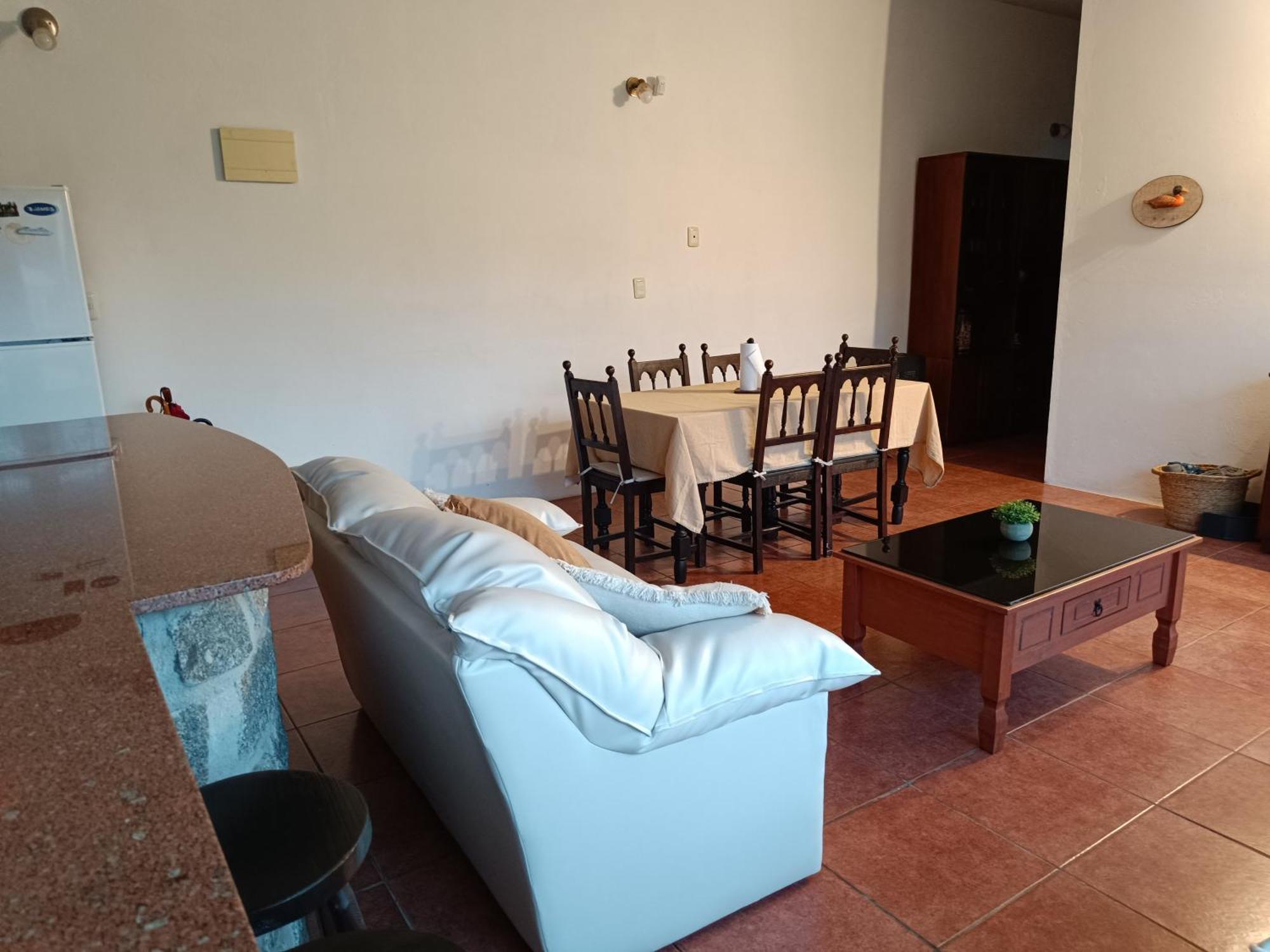 Casa Independiente En Malvin Сasa de vacaciones