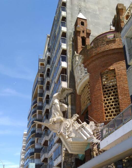 Punta Carretas Comodo Frente Al Mar Playa Pocitos Apartamento