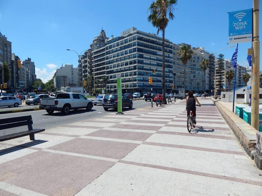 Apartamento Punta Carretas Comodo Frente Al Mar Playa Pocitos