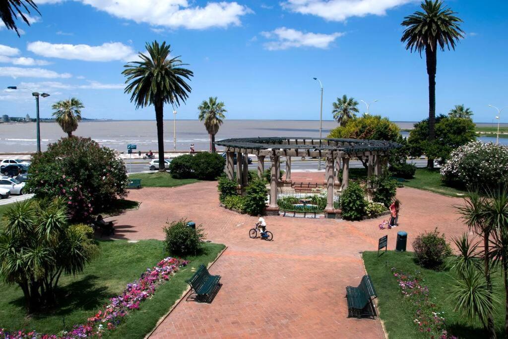 Apartamento Punta Carretas Comodo Frente Al Mar Playa Pocitos Montevideo