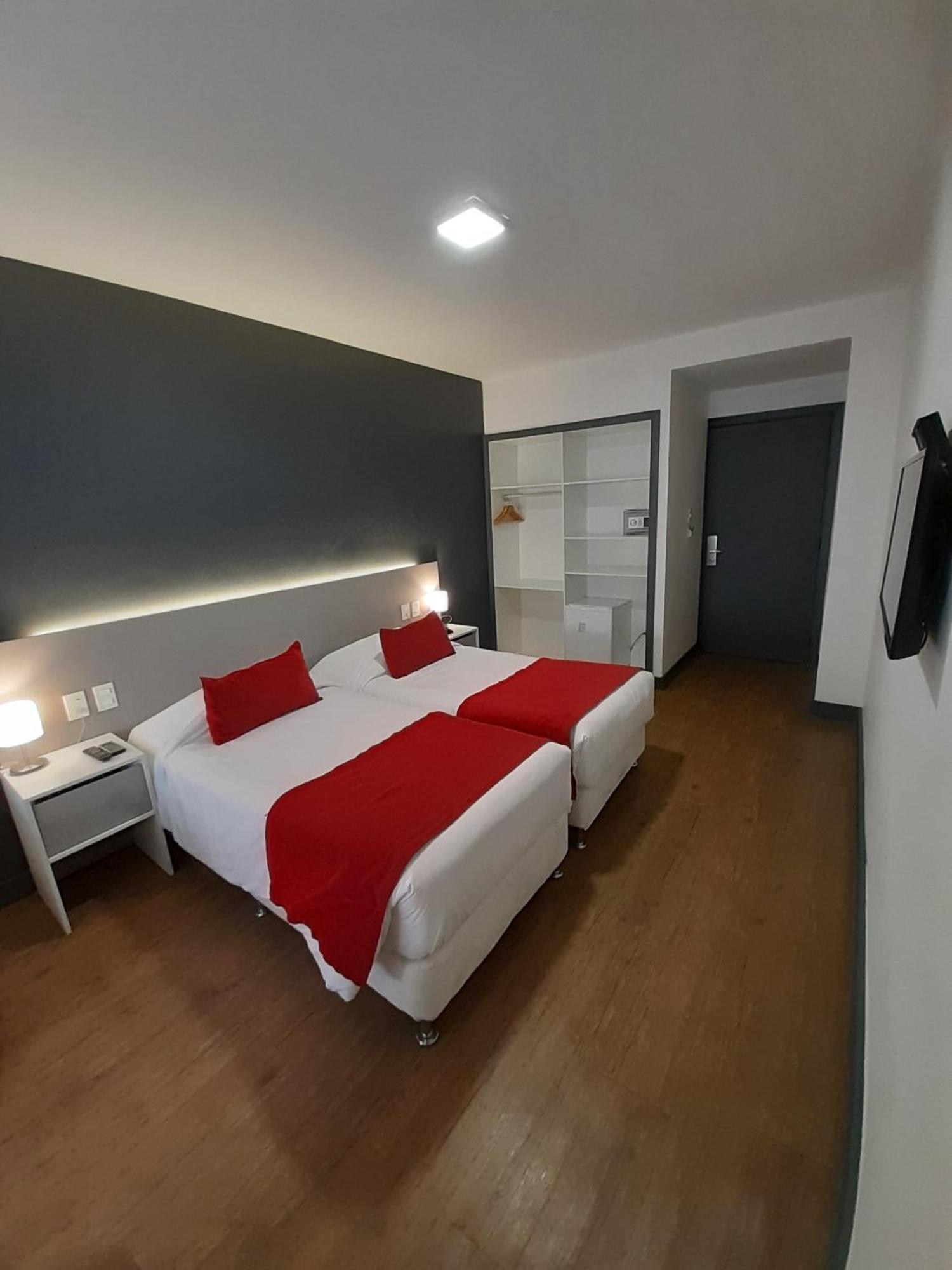 Oxford Hotel 3*
