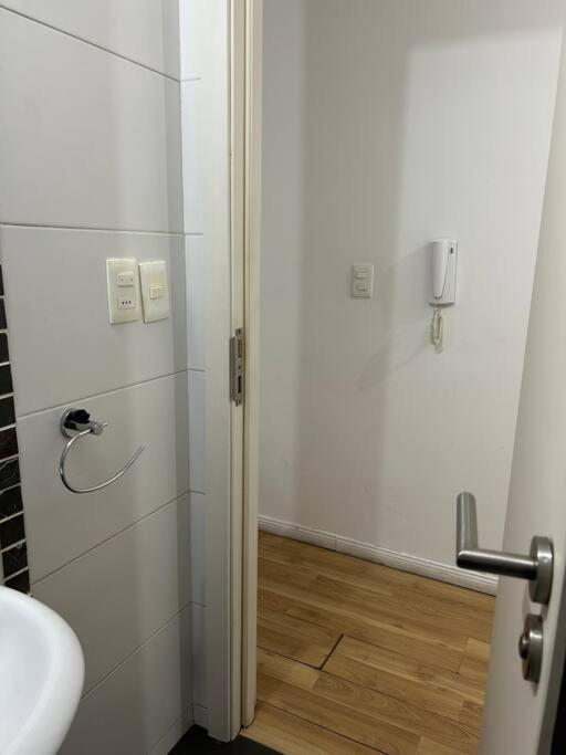 Hermoso Y Monoambiente En Tres Cruces Apartamento *