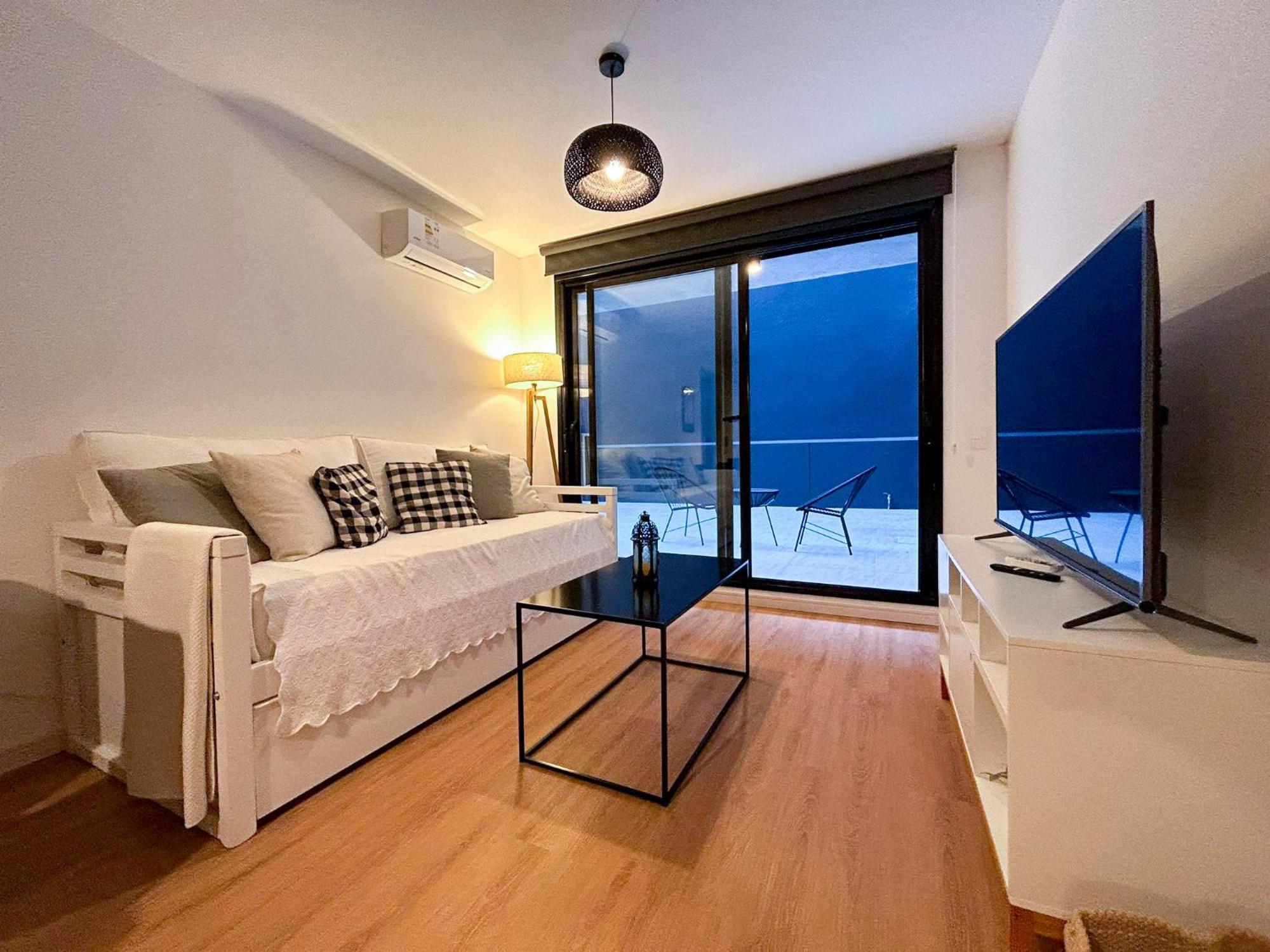Apartamento Edificio M1 - Edificio Frente A Punta Carretas Shopping - Gym Laundry Parrillero Solarium *
