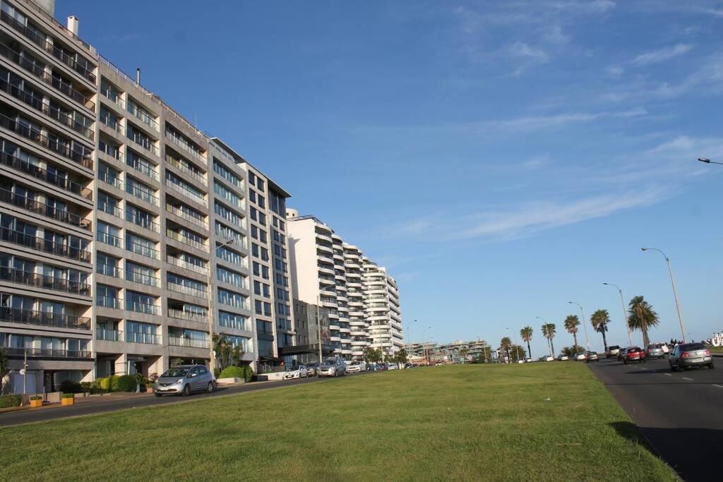 Moderno Apto En Piso 9 Con Vista A Playa Pocitos! * Montevideo