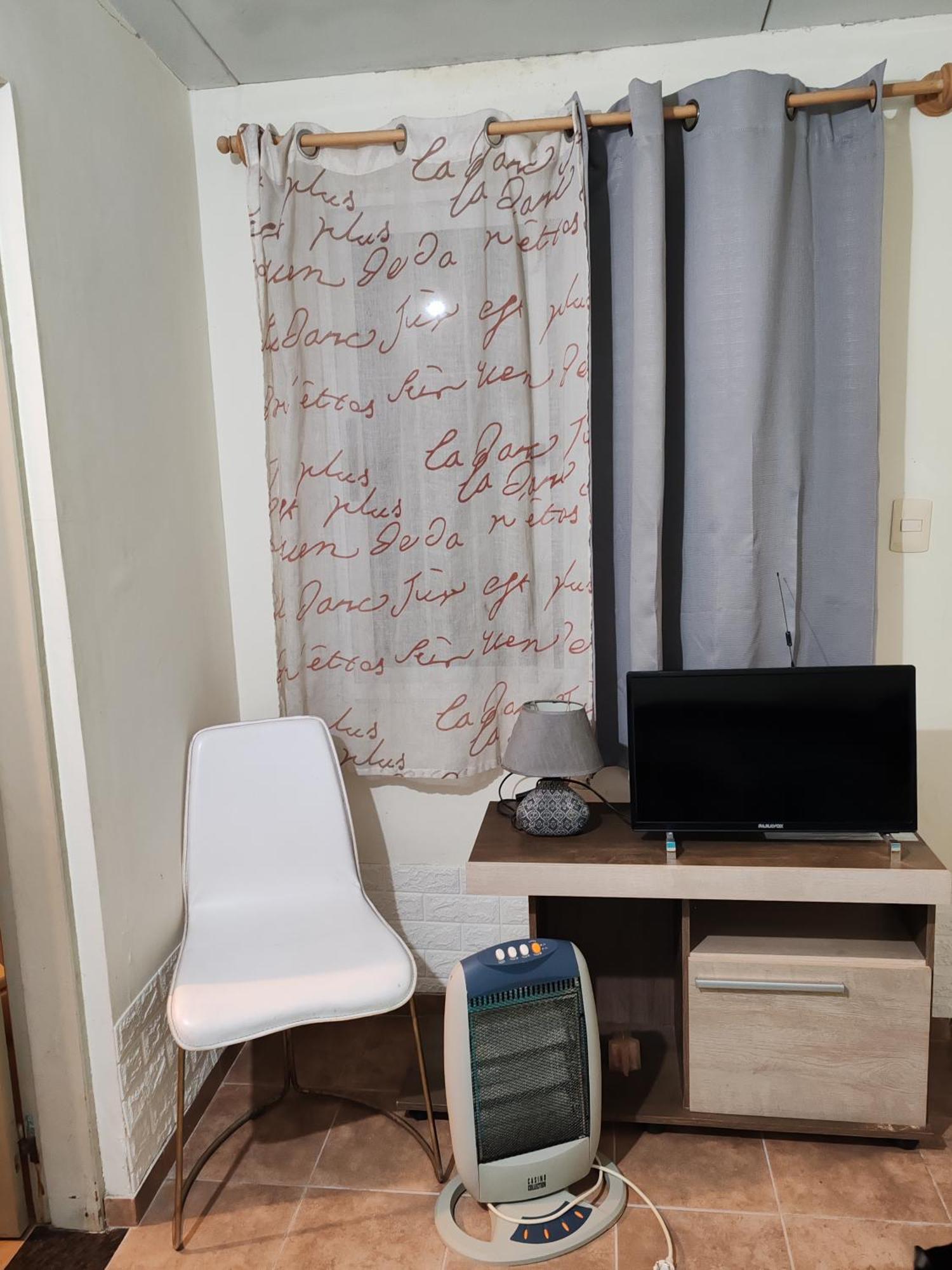 Apartamento Apto Independiente Al Fondo De Casa Familiar