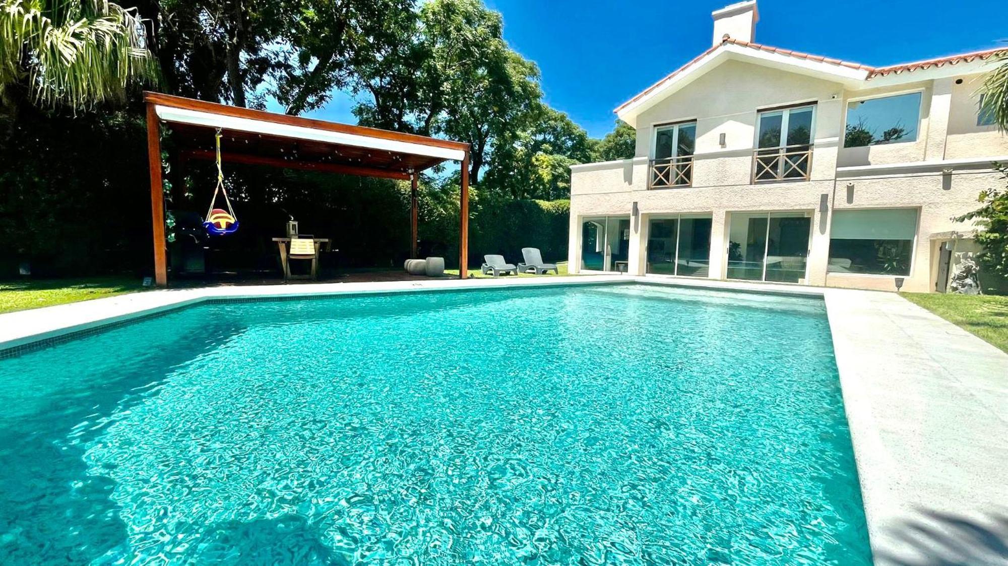 Casa De Lujo En Carrasco Sur, Espectacular! * Montevideo