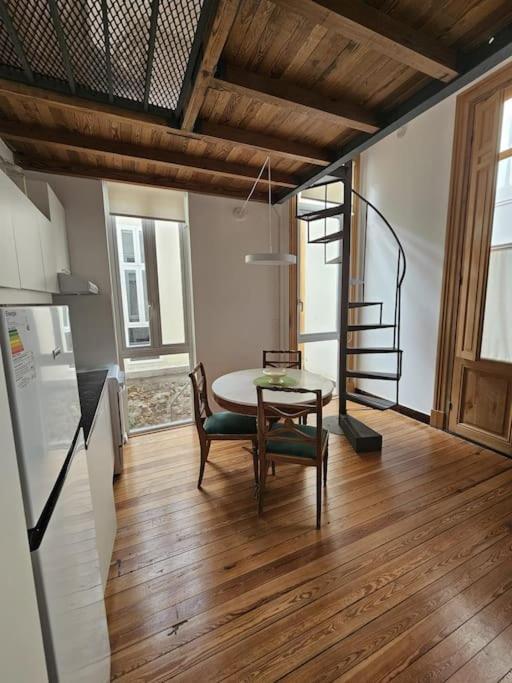 Loft Reciclado Estilo Antiguo A 100mts Del Mar 101 Apartamento Montevideo