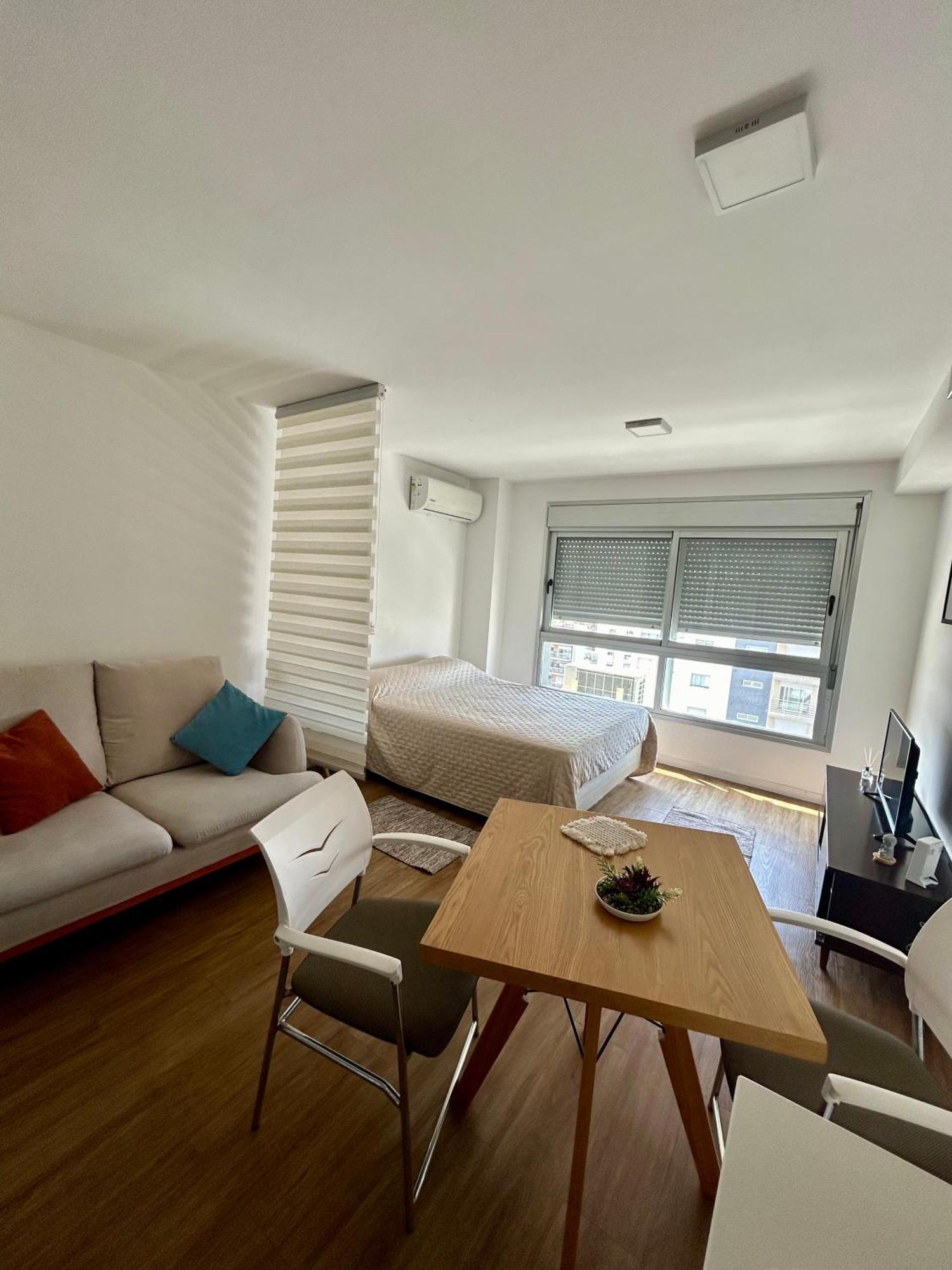 Apartamento Hermoso Monoambiente En Punta Carretas Piso 9 *