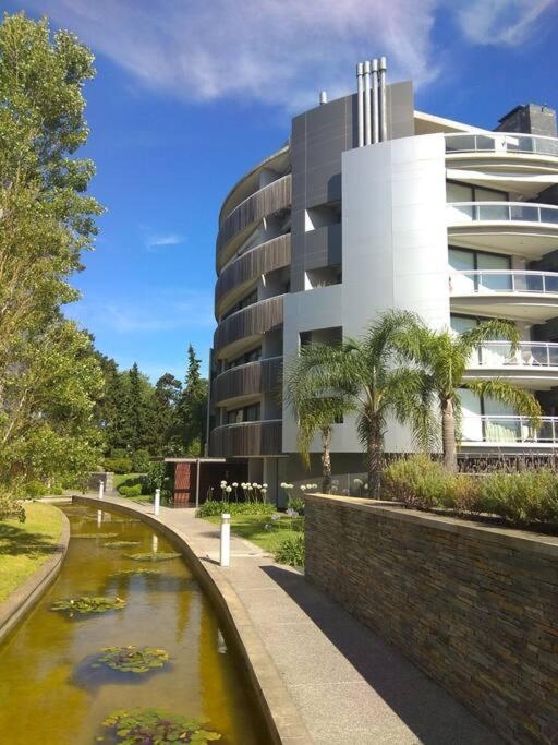 Apartamento Loop 1d, 80 M2, Parrillero Y Deck En Carrasco *