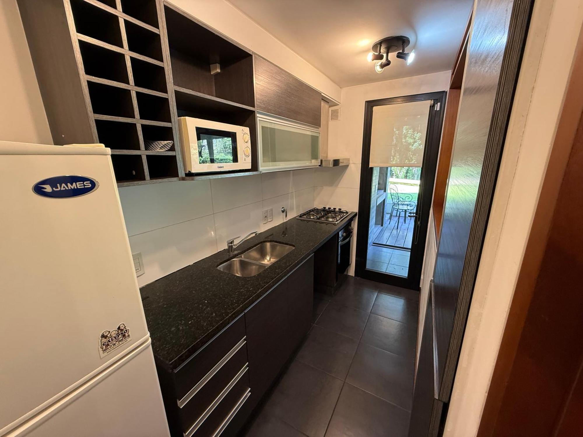 Loop 1d, 80 M2, Parrillero Y Deck En Carrasco Apartamento