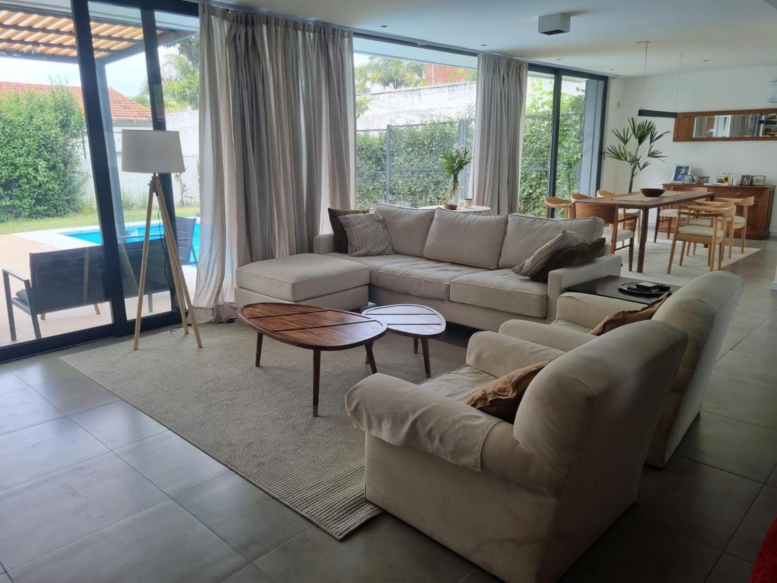 Modern In Carrasco