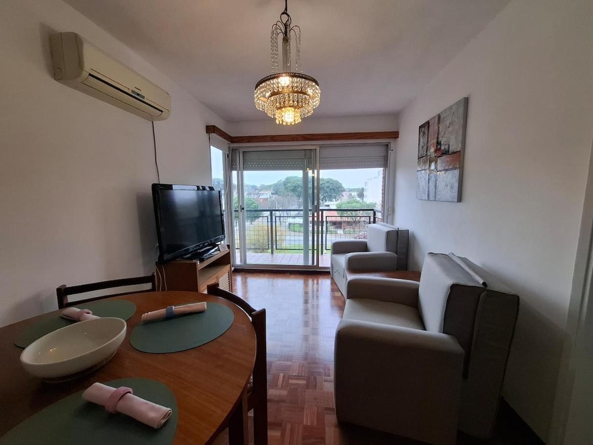 A 300 Metros Del Mar En Malvin, Apartment