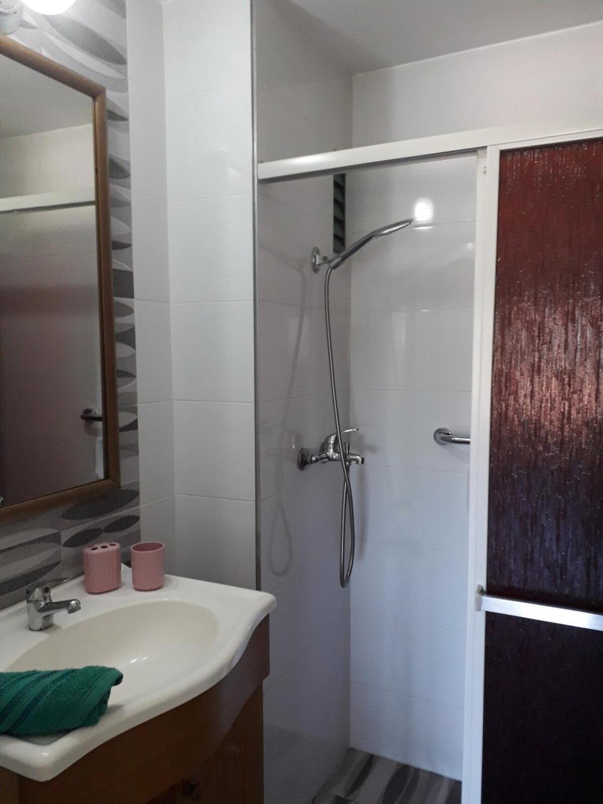A 300 Metros Del Mar En Malvin, Apartment *