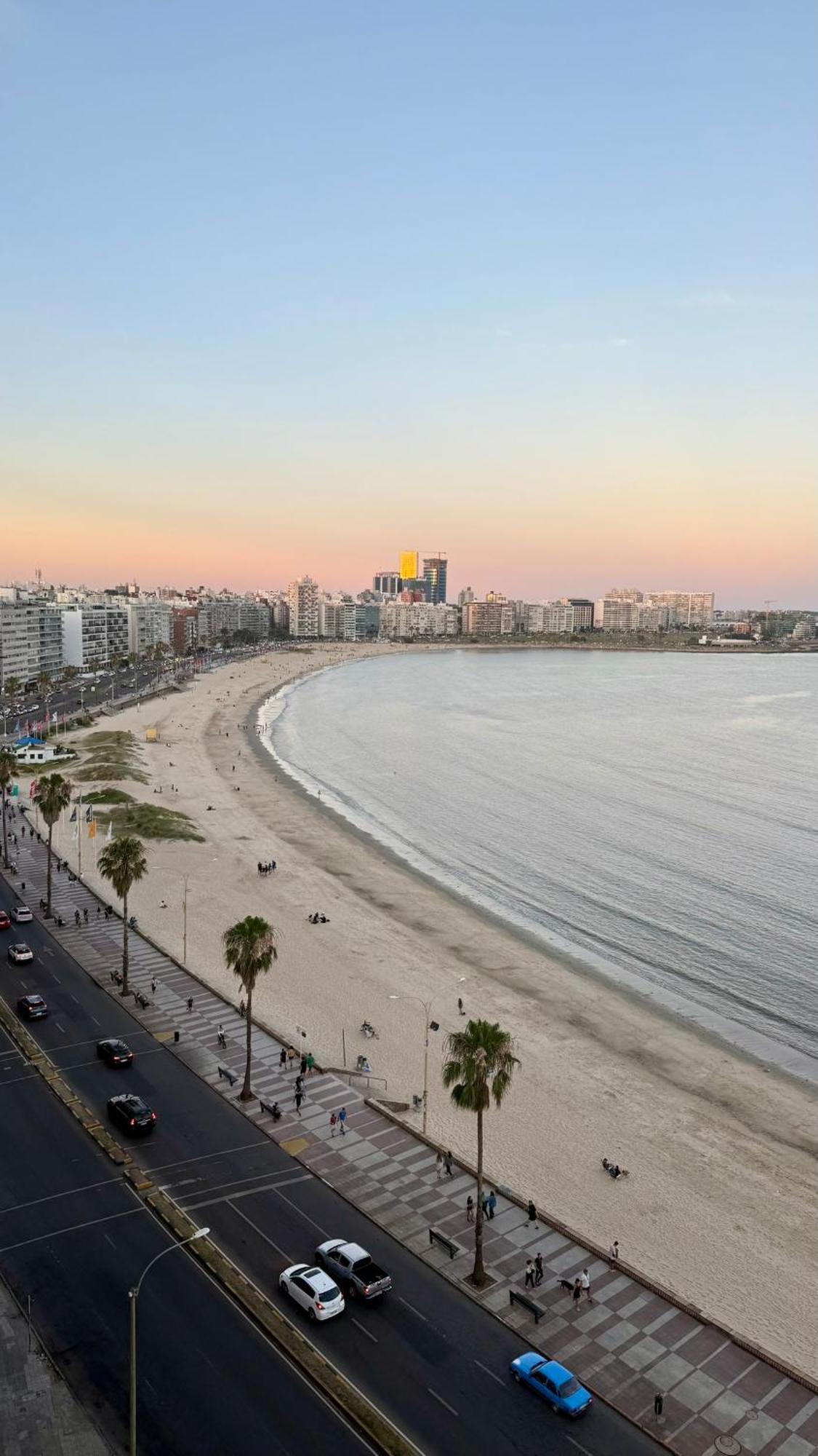 Frente A La Playa Pocitos! Apartment *