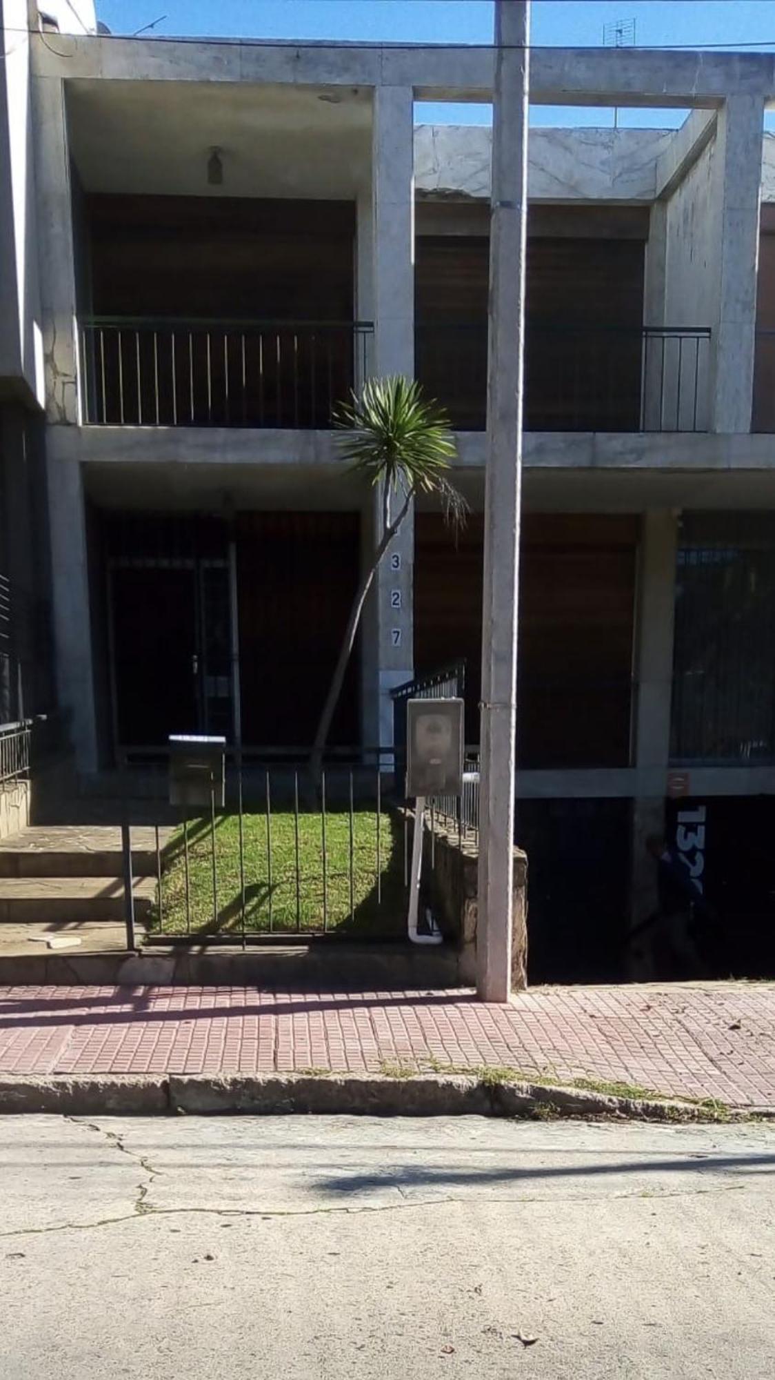 Large 2 Floors In Carrasco