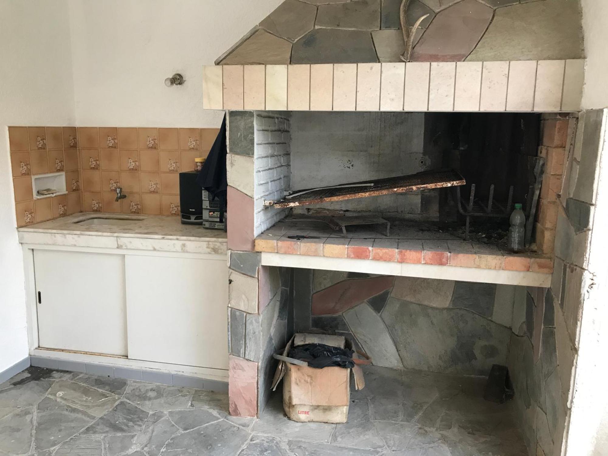 Large 2 Floors In Carrasco *