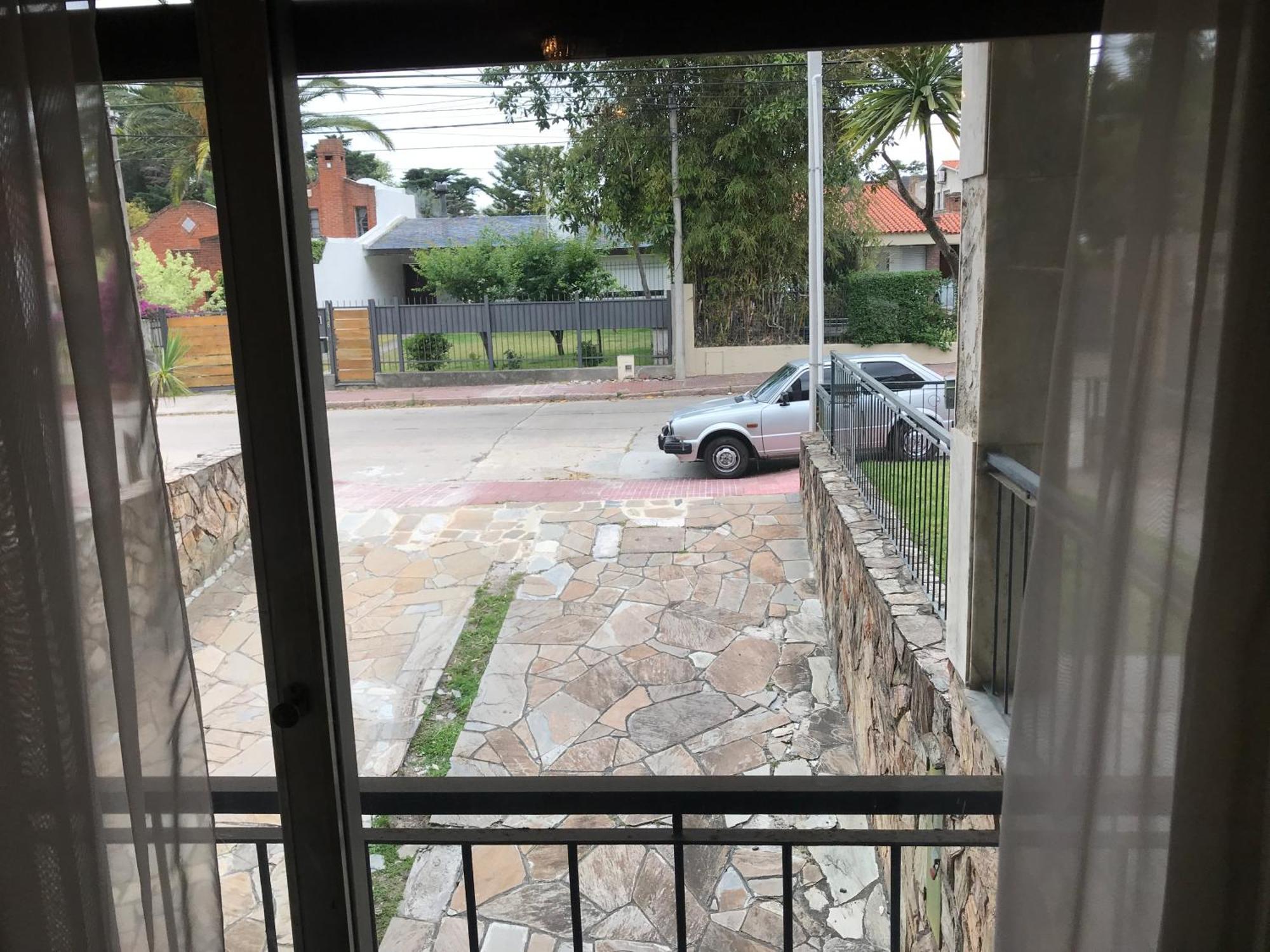 Large 2 Floors In Carrasco *